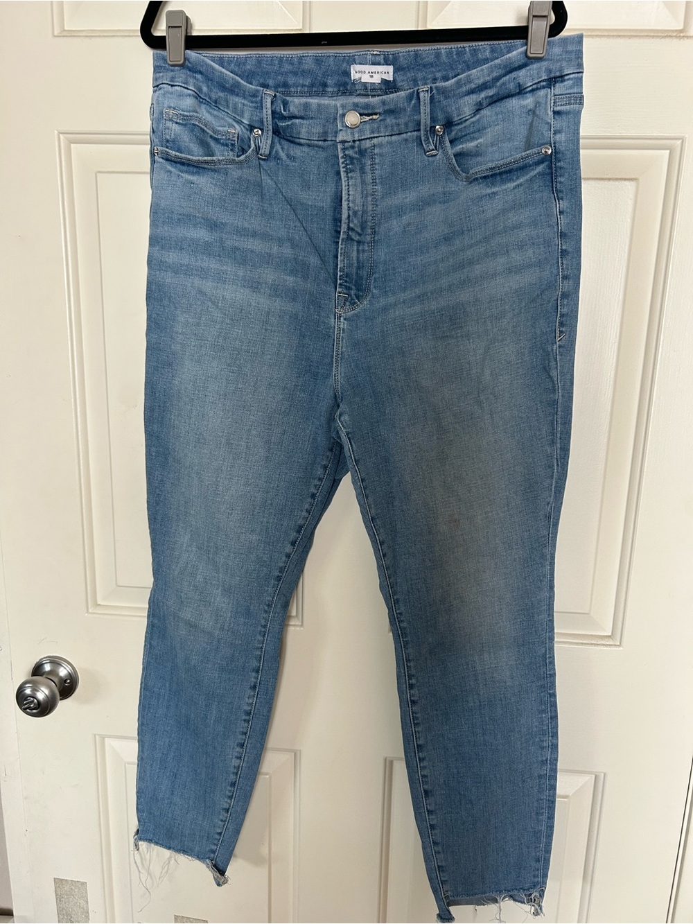Good American Good Legs Crop Skinny Jeans